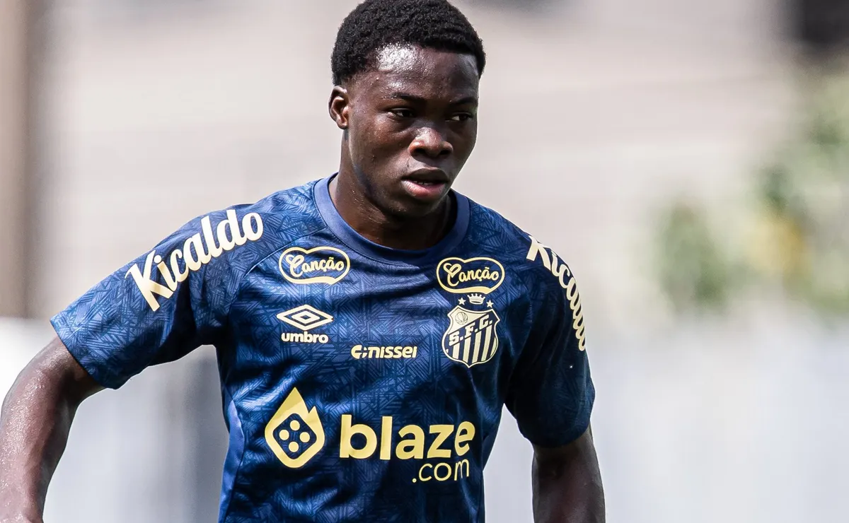 Opinião: Coulibaly se destaca na base do Santos e já merece ganhar oportunidades no profissional