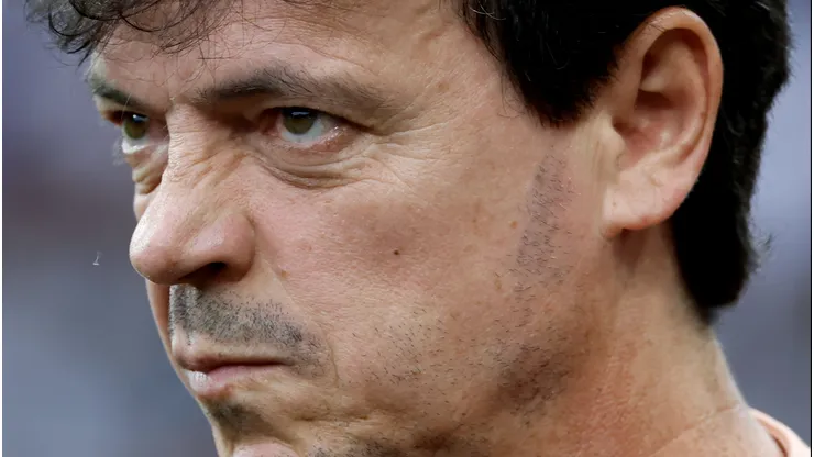 Fernando Diniz sabe que precisa reagir no Corinthians.