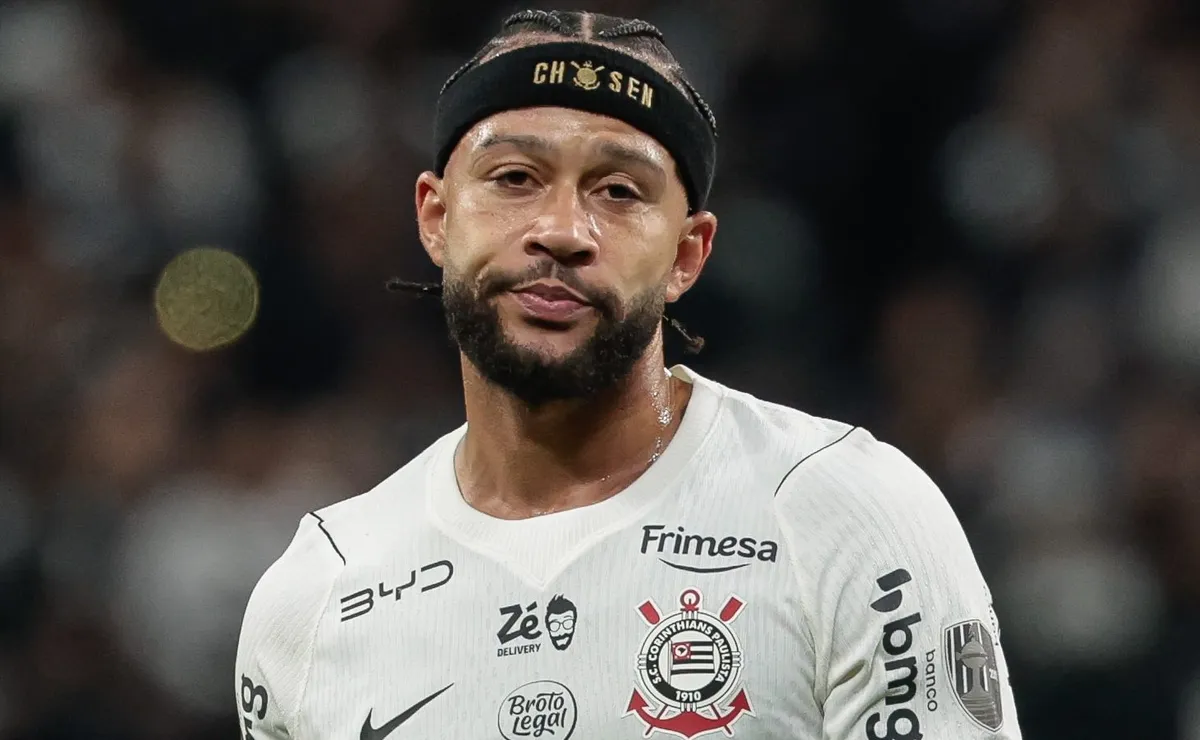 OPINIÃO: Memphis Depay precisa chamar mais a responsabilidade após renovação e críticas no Corinthians