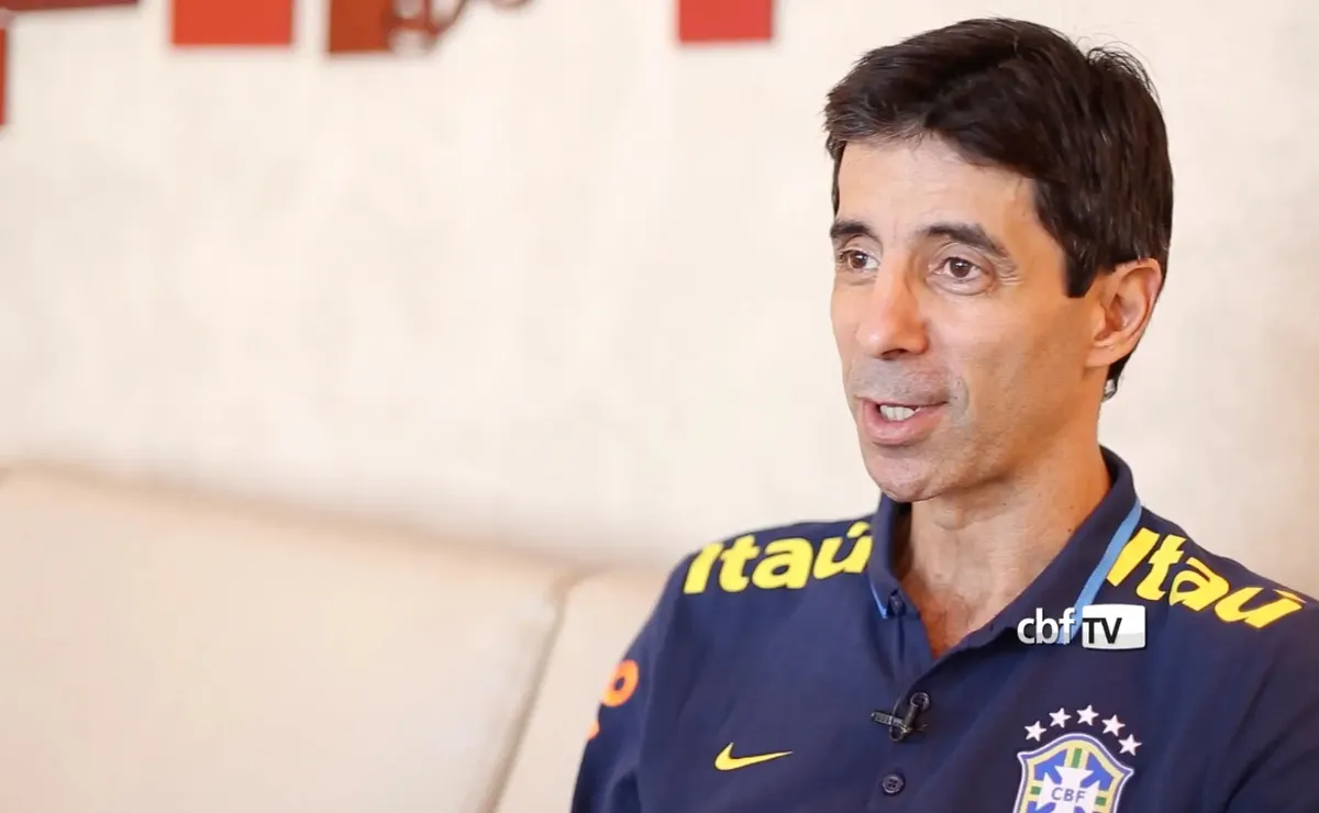 Ídolo de Vasco e Botafogo, Mauro Galvão exalta Sosa antes do clássico pelo Brasileirão