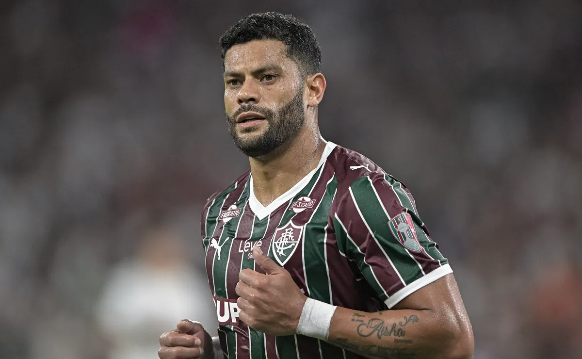 Fluminense enfrenta o Coritiba com nove jogadores pendurados, incluindo os titulares Hulk, Ganso e Martinelli