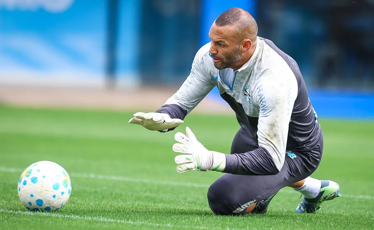 Grêmio tem sete desfalques confirmados contra o Remo e liga sinal de alerta com pendurados antes do Gre-Nal