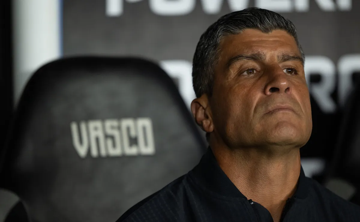 Provável escalação: Vasco perde dois jogadores e prepara mudanças para clássico diante do Botafogo