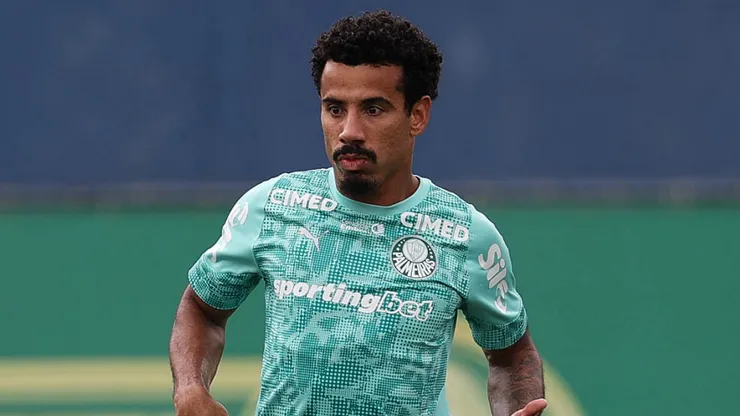 Lucas Evangelista em treino na Academia. O meio-camposta é o protagonista da formação estudada para mudar o Verde - Foto: Cesar Greco/Palmeiras/by Canon