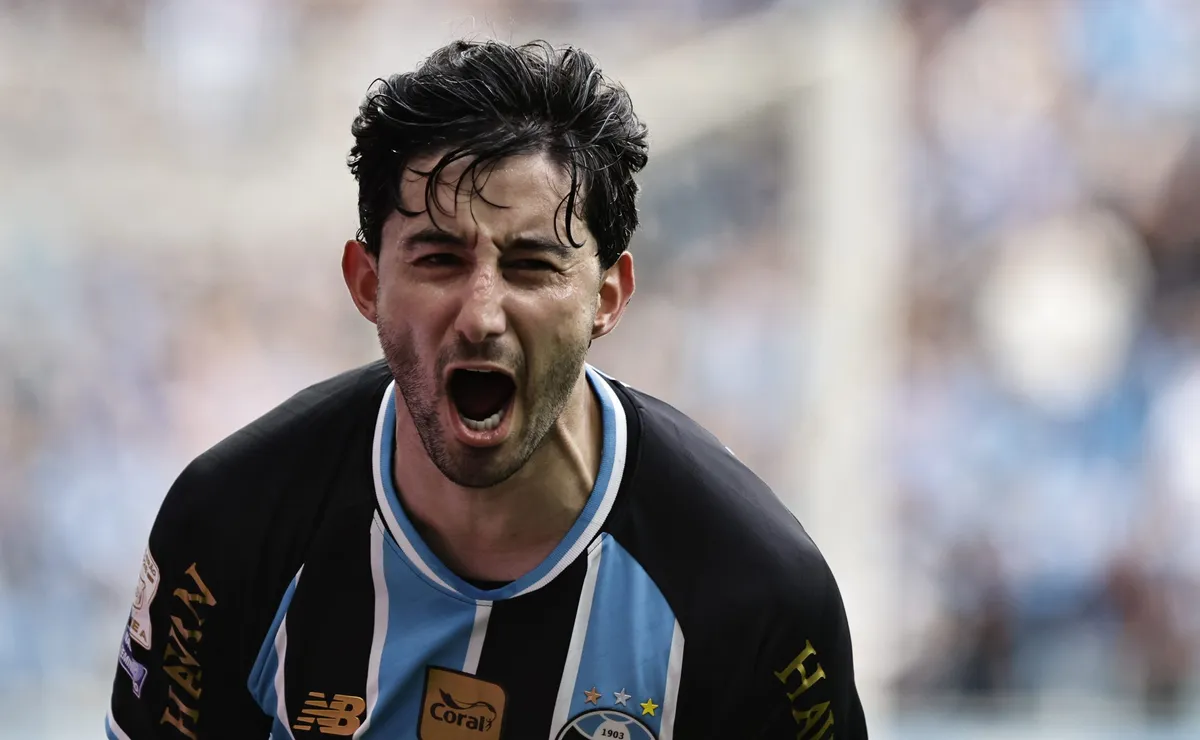 Grêmio desembolsa R$ 200 mil ao Palmeiras em operação logística para contar com Villasanti contra o Remo