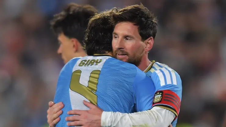 Agustín Giay sofreu pênalti para que Messi convertesse e finalizasse sua participação pela Argentina