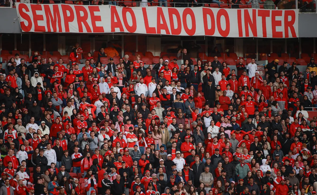 Torcidas organizadas do Inter são punidas pela Brigada Militar antes do jogo contra o Corinthians