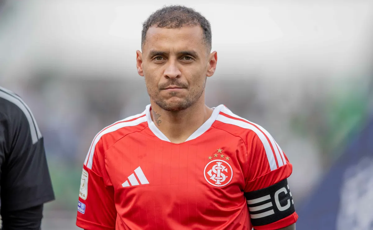 Raio-X do Atleta: Eduardo Baptista prepara Alan Patrick para nova função no Internacional