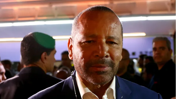 Neymar pai durante evento no Museu Pelé.