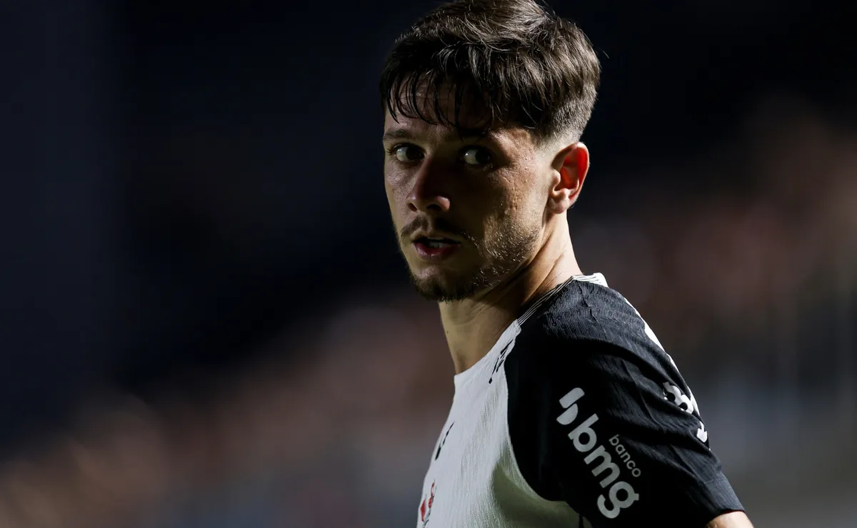 Diniz muda função de Garro, mas argentino vira alvo de críticas da Fiel contra o Inter