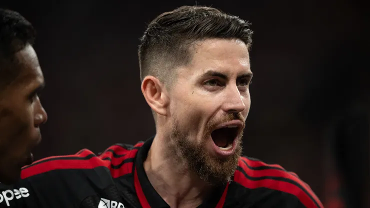 Jorginho jogador do Flamengo comemora gol durante partida contra o Sao Paulo no estadio Maracana pelo campeonato Brasileiro A 2026.