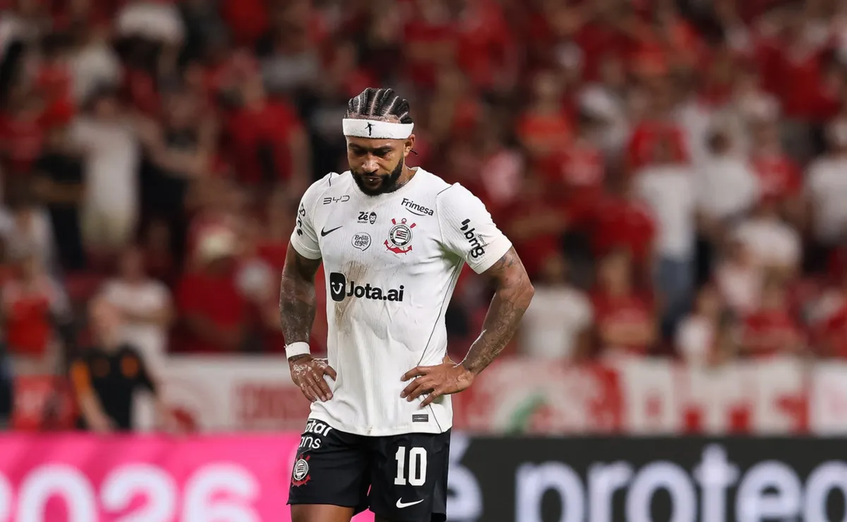 Corinthians perde para o Internacional e chega à sétima derrota seguida no Brasileirão