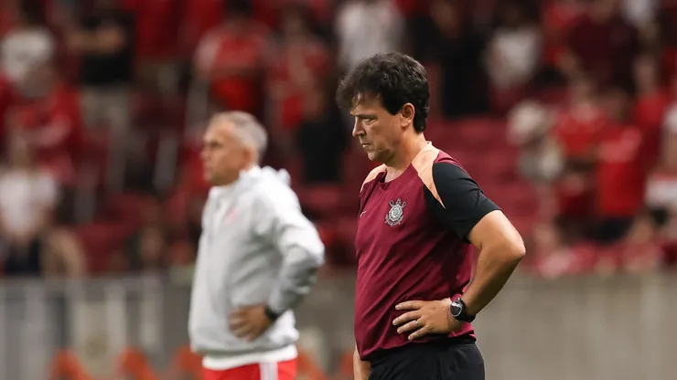 Corinthians demite Fernando Diniz após derrota e sequência de sete jogos sem vencer - Foto: Pedro H. Tesch/Getty Images