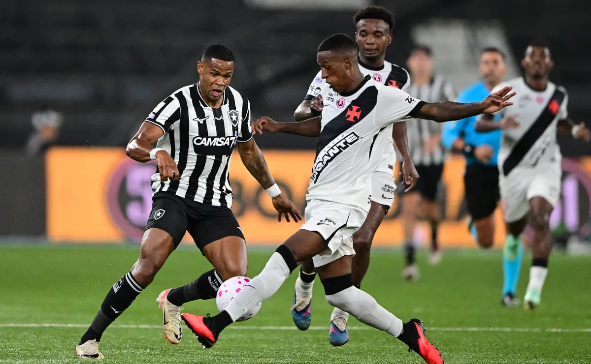 Botafogo é derrotado pelo Vasco por 2 a 1 em clássico pelo Campeonato Brasileiro