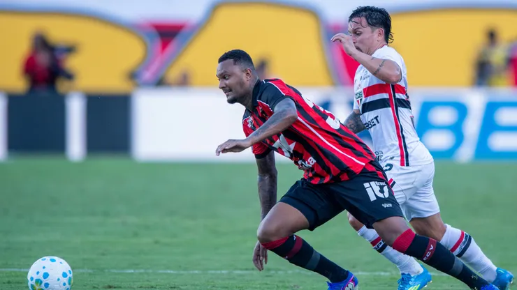 São Paulo e Vitória se enfrentam pelo Brasileirão. Foto: Jhony Pinho/AGIF