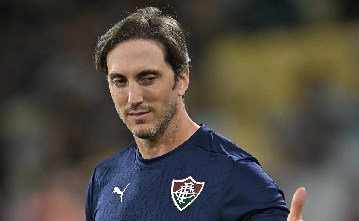 Análise: Corinthians faz contato por Luis Zubeldía e estilo de jogo tem semelhanças com Ramon Díaz