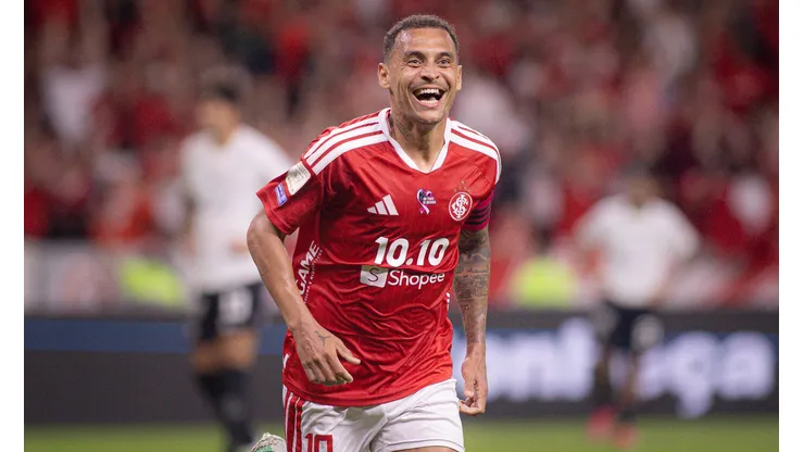 Alan Patrick se isola como artilheiro do Inter. Maxi Franzoi/AGIF.