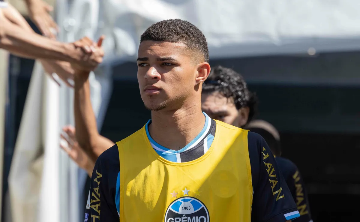 Grêmio negocia venda de Luis Eduardo por R$ 67 milhões após investida do Olympiacos