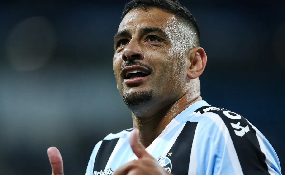 Diego Souza tem registro de técnico cancelado pela CBF após polêmica de licença falsa no Joinville