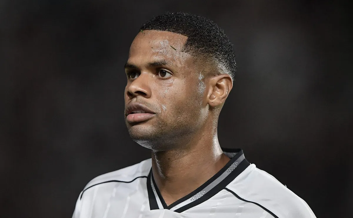 Botafogo comunica ao Atlético-MG que devolverá Júnior Santos no início da temporada