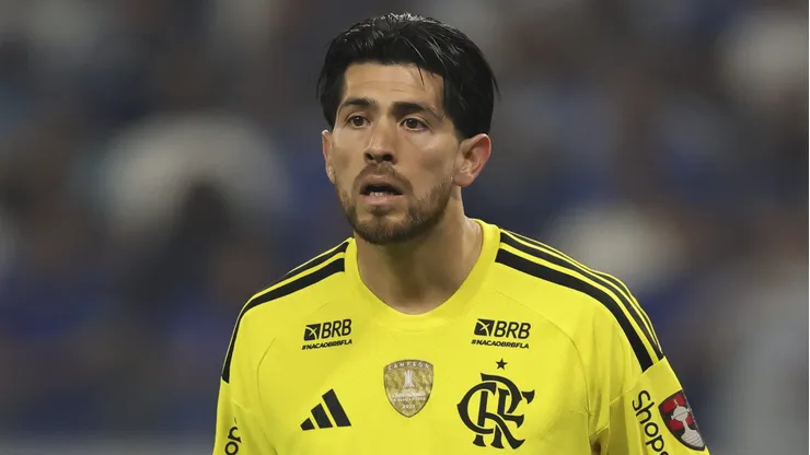 Rossi goleiro do Flamengo durante partida contra o Cruzeiro no estadio Mineirao pelo campeonato Copa Libertadores 2026.