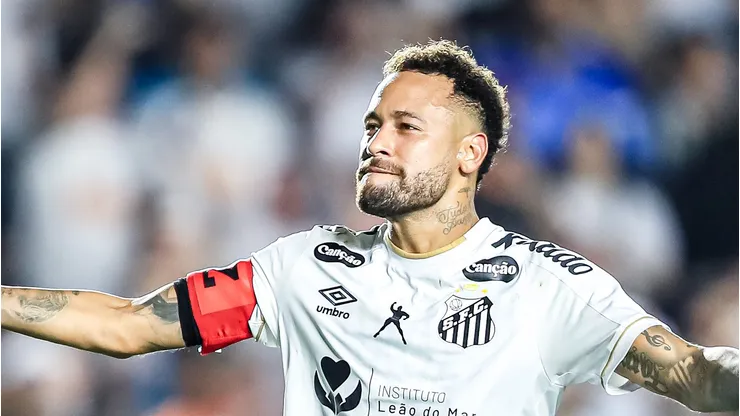 Neymar comemorando gol marcado contra o Fla.