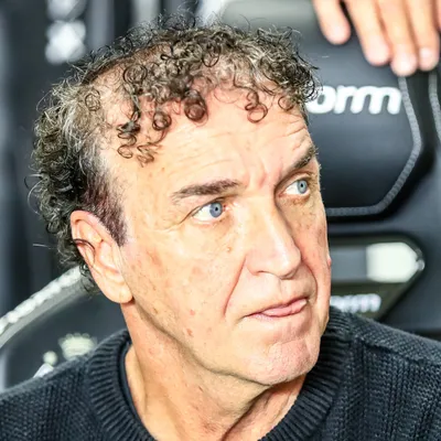 Cuca elogia Neymar, mas não garante escalação no próximo jogo