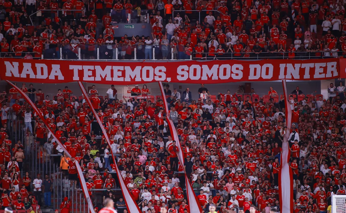 Internacional pede parcelamento de dívida de R$ 31 milhões e sofre transfer ban doméstico