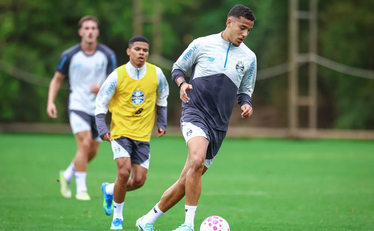 Grêmio se reapresenta e inicia preparação para Gre-Nal decisivo contra o rebaixamento