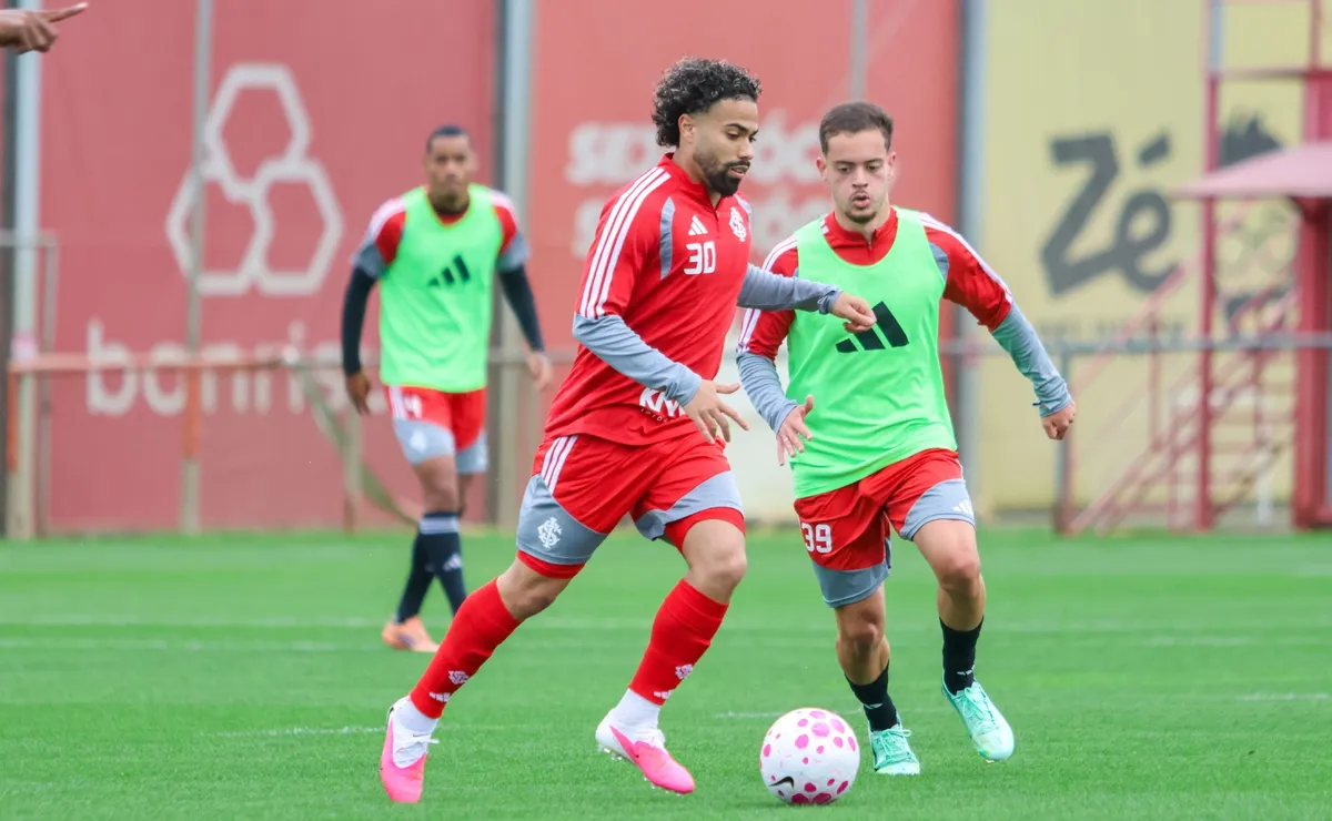 Internacional inicia preparação para o Gre-Nal 455 e Eduardo Baptista testa retorno de Félix Torres