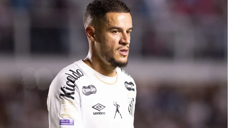 Coutinho estava sem clube - Foto: Fabio Giannelli/AGIF.
