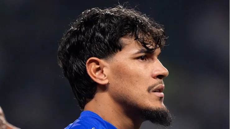 Gustavo Gómez admitiu que elenco assistiu 1º tempo de Santos x Flamengo na Vila Belmiro