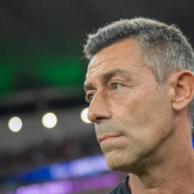 Santos é punido pela FIFA por dívida com Caixinha