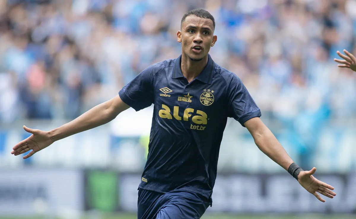 Autor de gol na última vitória em Gre-Nal no Brasileirão, André Henrique declara torcida pelo Grêmio