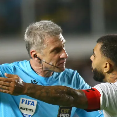 Pressão contra Daronco em Santos x Flamengo passa do limite