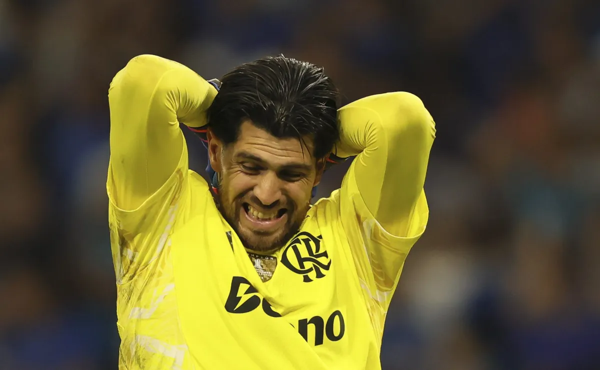 Mercado da Bola: Flamengo demonstra interesse no goleiro John, e River Plate monitora Rossi