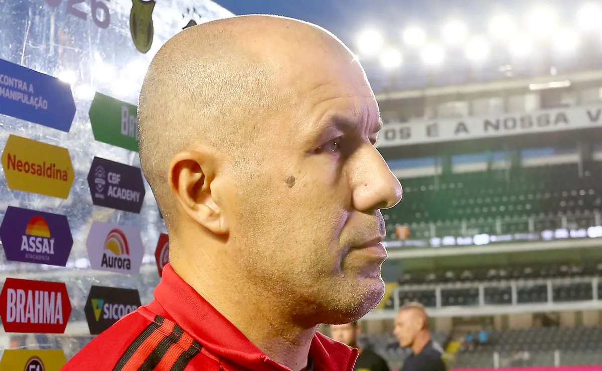 Escalação do Flamengo: Jardim tem dúvida no meio-campo e mantém Rossi no gol contra o Fluminense