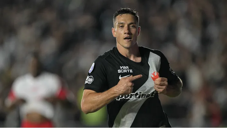 Bruno Duarte jogador do Vasco comemora seu gol durante partida contra o Santa Fe. Foto: Jorge Rodrigues/AGIF