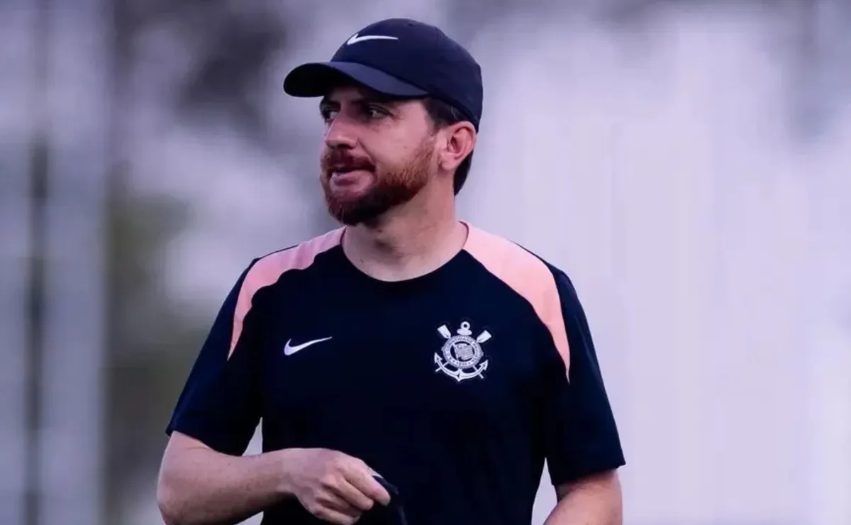 William Batista ganha liberdade para mudar o Corinthians antes do dérbi contra o Palmeiras