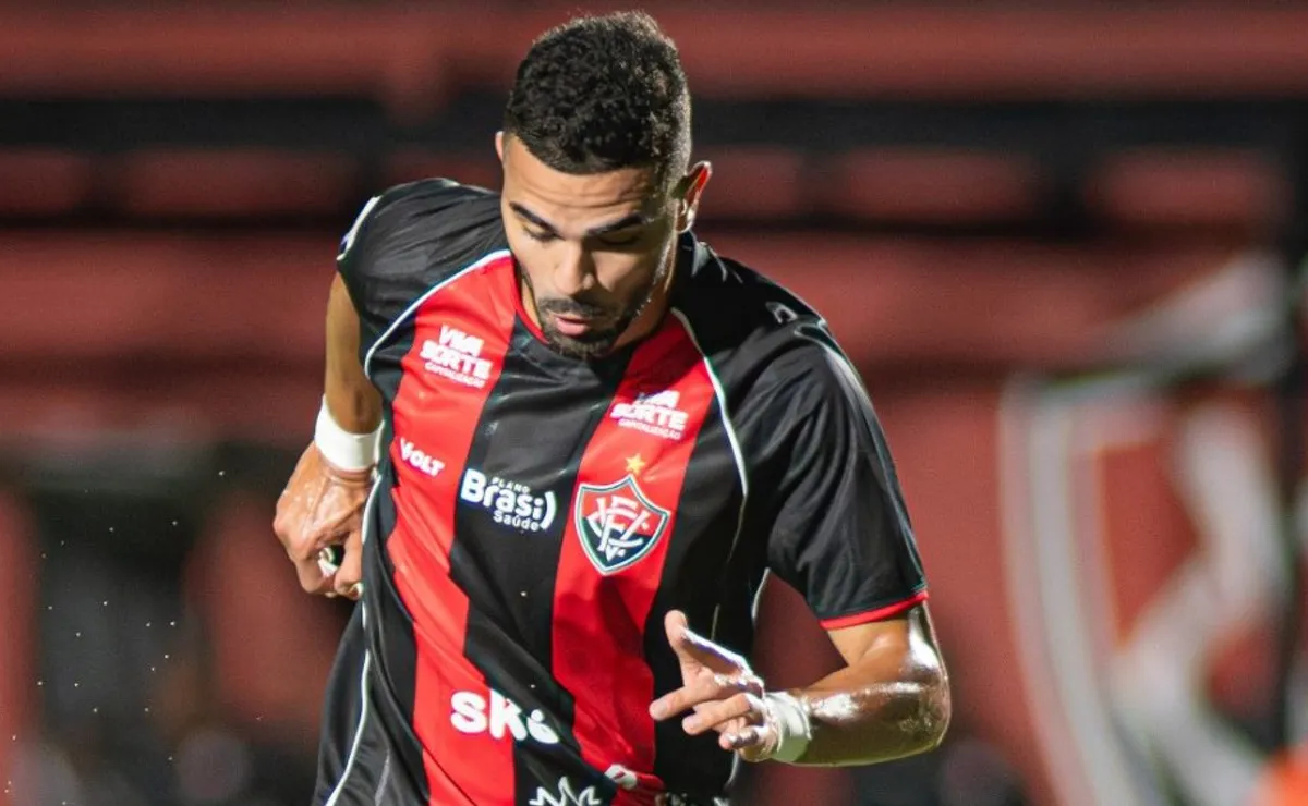 Atacante do Vitória, Lucas Silva destaca força do São Paulo no Morumbis antes de confronto direto