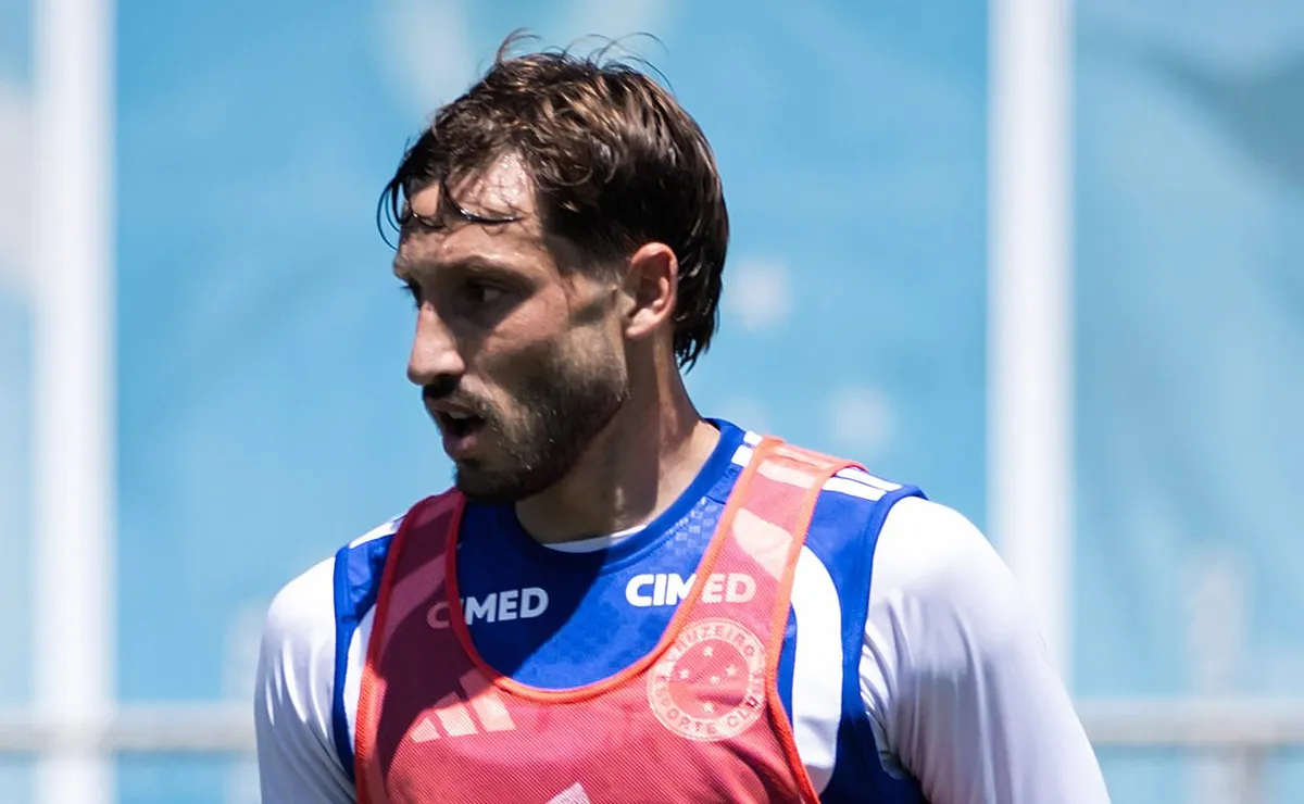 Opinião: Viña deveria receber oportunidades no Cruzeiro para ser testado por Artur Jorge