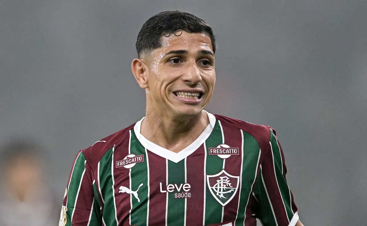 Raio-X do Atleta: Savarino busca espaço no Fluminense após hat-trick contra o Coritiba
