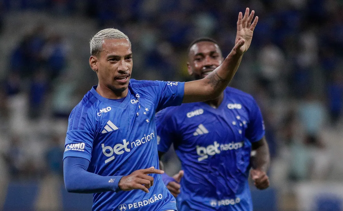 Zé Lucas se rende a Matheus Pereira e Gerson e exalta qualidade de companheiros do Cruzeiro