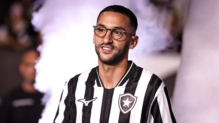 Hakim Ziyech durante sua apresentação no Botafogo. Foto: Fabio Giannelli/AGIF