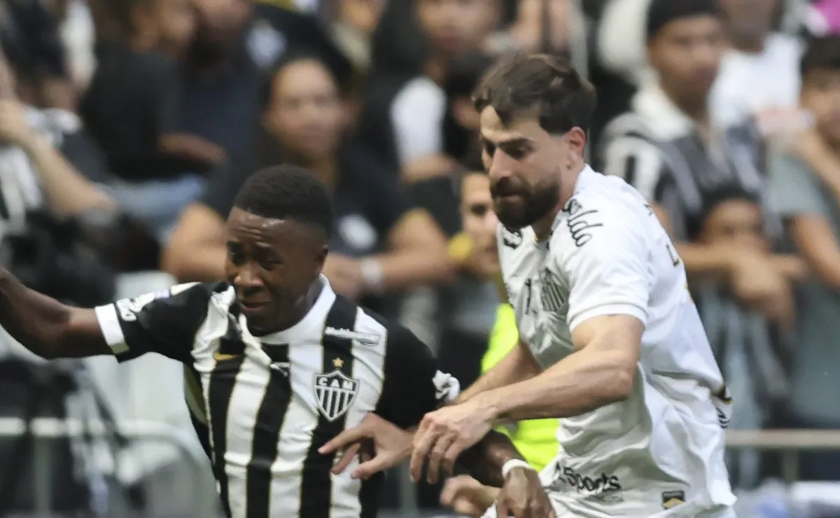 Veríssimo e Luan Peres falham, e Santos leva virada contra o Atlético-MG pelo Brasileirão