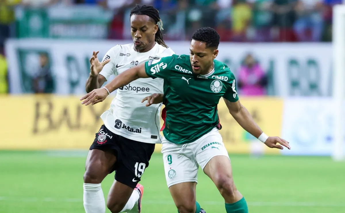 Corinthians tem meio-campo apagado, e Hugo Souza impede vantagem maior do Palmeiras