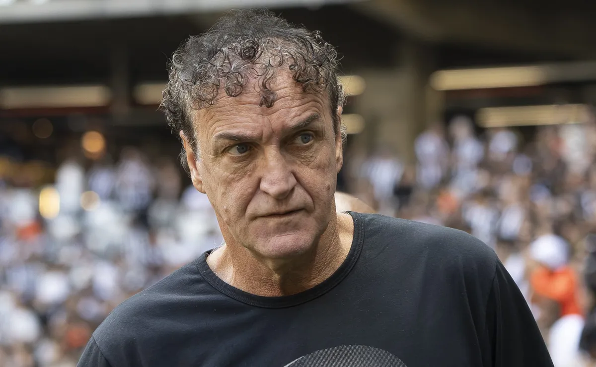 Cuca evita críticas para Diógenes no Santos e lamenta derrota contra o Atlético-MG: “O pior dos sabores”