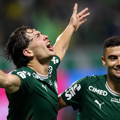 Giay brilha, e Palmeiras revela força coletiva além da goleada no Derby