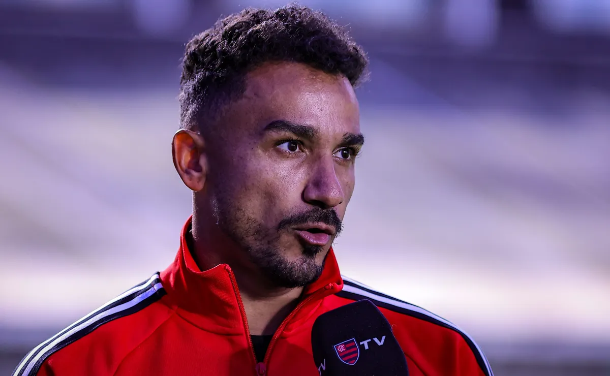 Danilo fratura mandíbula em impacto com Fábio e será submetido a cirurgia