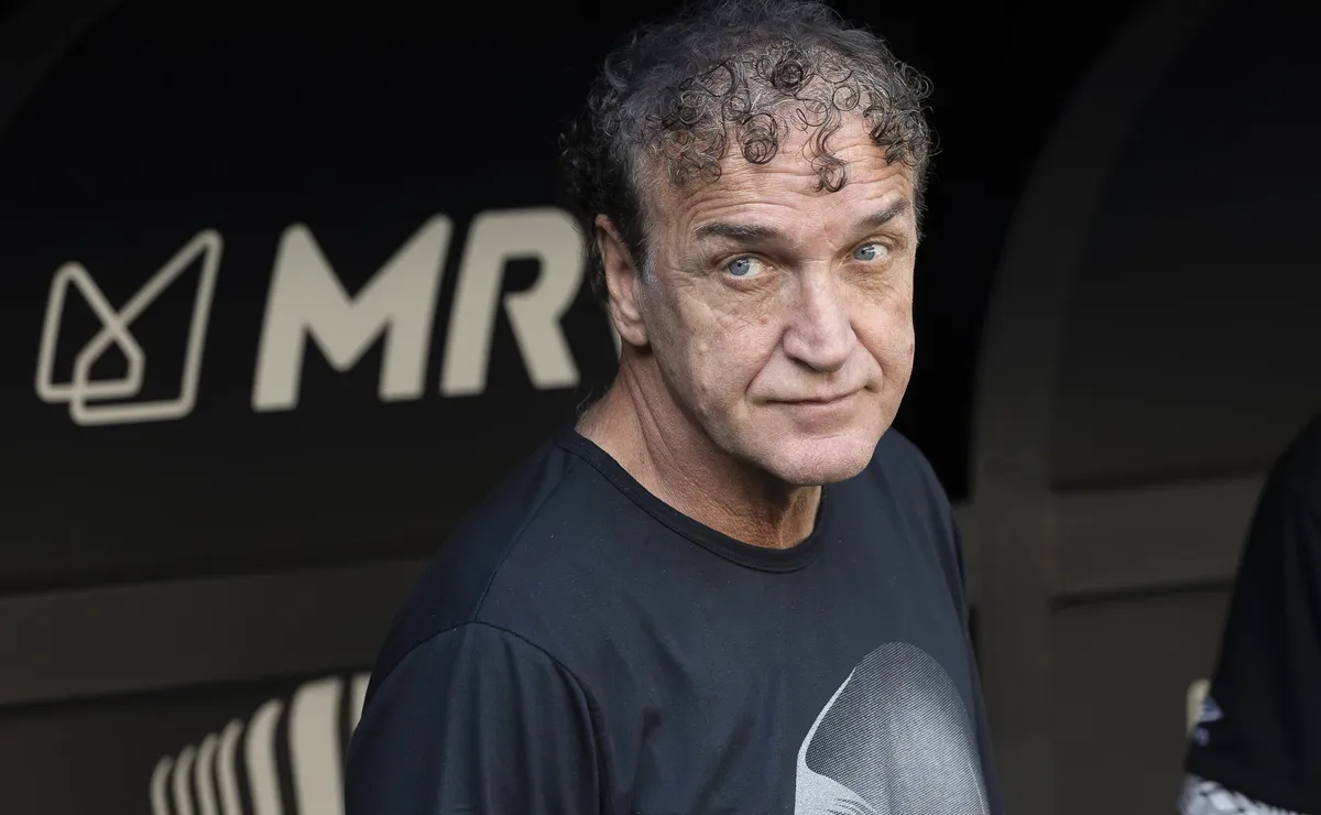Opinião: Cuca faz bom trabalho, mas precisa ser menos teimoso e rever algumas decisões